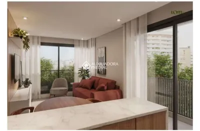 Apartamento com 2 quartos à venda na rua tomaz flores, 219, independência, porto alegre, 58 m2 por r$ 847.000