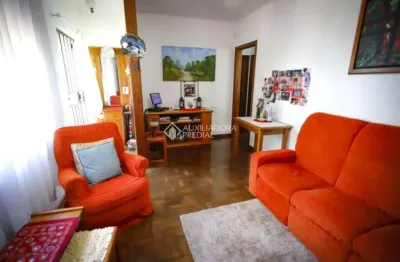 Casa com 3 quartos à venda na rua matias josé bins, 1348, chácara das pedras, porto alegre, 300 m2 por r$ 950.000