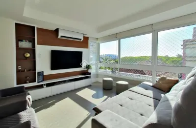 Apartamento com 3 quartos à venda na rua miguel couto, 218, menino deus, porto alegre, 102 m2 por r$ 1.380.000