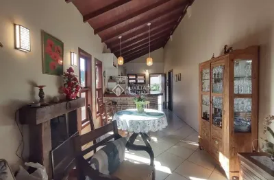 Casa com 2 quartos à venda na avenida do papagaio, 326, balneário ponta do papagaio (ens brito), palhoça, 120 m2 por r$ 769.900