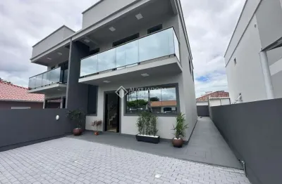 Casa com 3 quartos à venda na rua morumbi, 406, enseada de brito, palhoça, 112 m2 por r$ 825.000