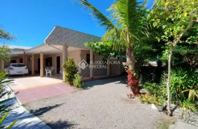 Casa com 3 quartos à venda na 1593, 193, passagem de maciambú (ens brito), palhoça, 120 m2 por r$ 424.000