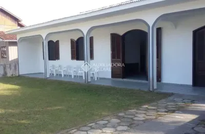 Casa com 3 quartos à venda na rua tucumã, 586, enseada de brito, palhoça, 200 m2 por r$ 690.000