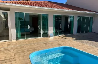 Casa com 4 quartos à venda na avenida ari amâncio da silveira, 200, praia de fora, palhoça, 200 m2 por r$ 1.650.000