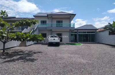 Casa com 4 quartos à venda na nelson severiano da rosa, 200, pinheira, palhoça, 210 m2 por r$ 851.000