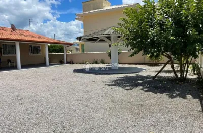 Casa com 4 quartos à venda na rua sagrada familia, 586, pinheira, palhoça, 190 m2 por r$ 1.272.000