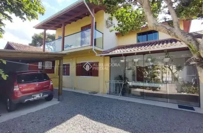 Casa com 4 quartos à venda na rua primavera, 292, pinheira, palhoça, 170 m2 por r$ 1.480.000