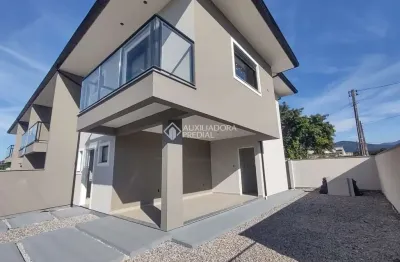 Casa com 3 quartos à venda na rua sagrada familia, 4392, pinheira, palhoça, 109 m2 por r$ 870.000