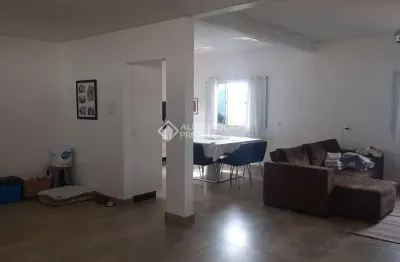 Casa com 2 quartos à venda na servidão orlando matias nau, 21, boa vista, biguaçu, 291 m2 por r$ 690.000