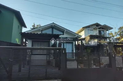 Casa com 1 quarto à venda na rua cubatá, 1, guarda do imbau, palhoça, 168 m2 por r$ 880.000