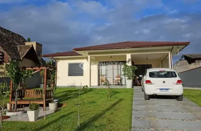 Casa com 3 quartos à venda na floriano meyer, 10, vargem grande, águas mornas, 160 m2 por r$ 960.000
