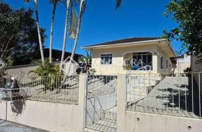 Casa com 3 quartos à venda na Bertolino  Manoel Dultra, 149, Santa Teresa, São Pedro de Alcântara, 130 m2 por R$ 570.000