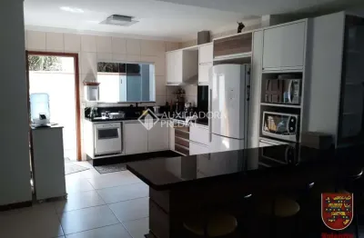 Casa com 5 quartos à venda na rua edison da silva jardim, 230, coloninha, florianópolis, 380 m2 por r$ 1.100.000