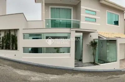Casa com 4 quartos à venda na rua orlando linhares, 127, jardim atlântico, florianópolis, 170 m2 por r$ 1.643.000