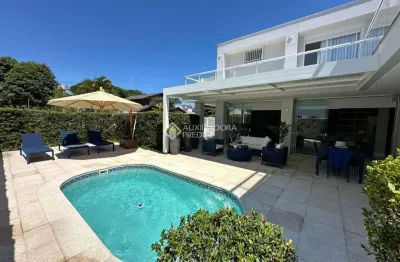 Casa com 5 quartos à venda na rua da alegria, 173, cachoeira do bom jesus, florianópolis, 560 m2 por r$ 8.000.000