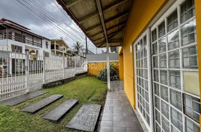 Casa com 4 quartos à venda na rua professora cremilde de oliveira, 192, jardim atlântico, florianópolis, 300 m2 por r$ 1.289.000