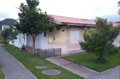 Casa em condomínio fechado com 3 quartos à venda na avenida paulo roberto vidal, 2490, bela vista, palhoça, 90 m2 por r$ 369.000