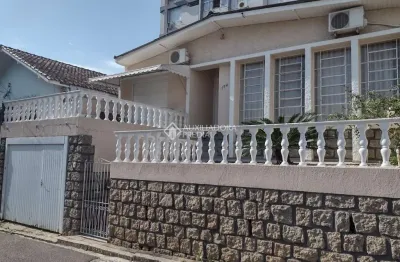 Casa com 3 quartos à venda na rua tomaz joão dos santos, 174, centro, florianópolis, 120 m2 por r$ 890.000
