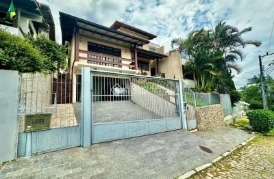 Casa com 4 quartos à venda na Rua Mário Cândido da Silva, 110, Abraão, Florianópolis, 263 m2 por R$ 3.300.000