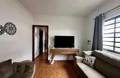 Excelente casa térrea reformada no centro de são bento do sapucaí!