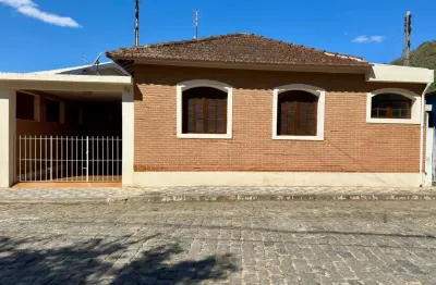 Casa térrea no centro de são bento do sapucaí – conforto, praticidade e excelente localização!