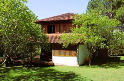Encantadora casa à venda em São Bento do Sapucaí/SP  - Serranos