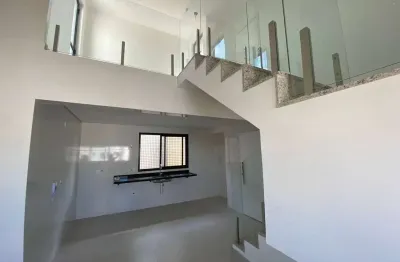 Linda cobertura de três quartos, suite e três vagas no dona clara