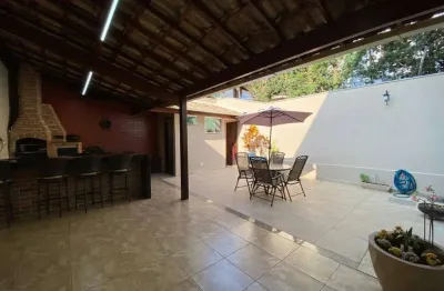 Vendo casa de três quartos|suite|closet|três vagas no santa amélia