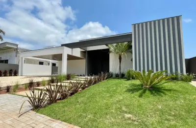 Linda casa térrea à venda no condomínio shambala iii em atibaia