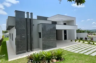 Casa à venda no condomínio shambala iii em atibaia.