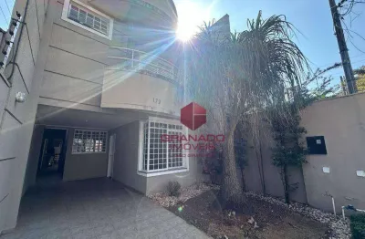 Sobrado com 4 dormitórios para alugar, 168 m² por R$ 3.280,00/mês - Zona 05 - Maringá/PR