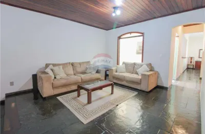 Casa com 3 quartos à venda na Rua Oito de Maio, 120, Jardim Santa Rosália, Sorocaba