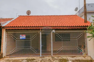 Casa à Venda no Wanel Ville 3 – Sorocaba/SP  Com 3 quartos sendo 1 suíte.