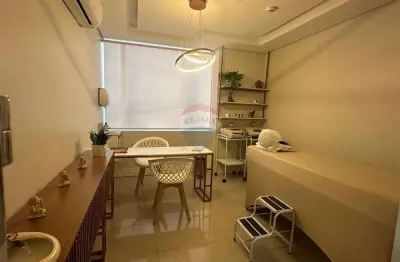 Sala comercial no mondrian tower – localização privilegiada para seu negócio!