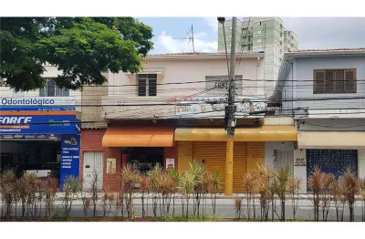 Casa para alugar com 3 quartos, cozinha ampla e quintal para pet
