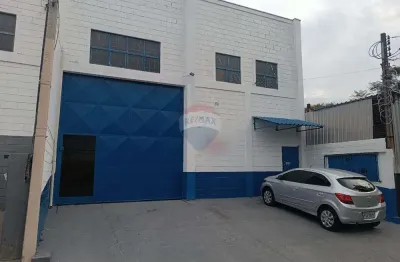 Galpão impecável com 200m² no leocádia em sorocaba com mezanino