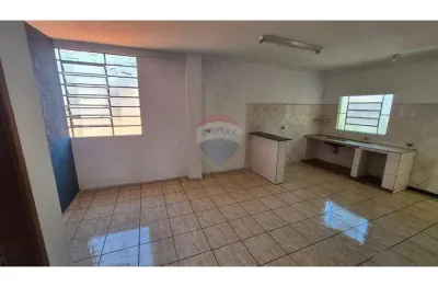 Casa para locação com dois dormitórios na vila carvalho em sorocaba