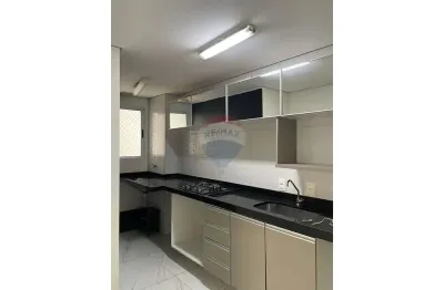 Aluga apartamento todo mobiliado no residencial eco park: 2 dormitórios com lazer completo!