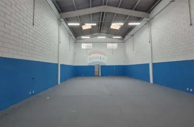 Alugo galpão no leocadia com 300m² de área construida, mezanino, 3 vagas frontal, 3 banheiros