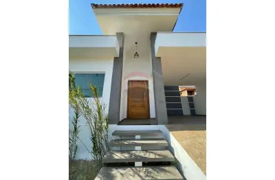 Casa no golden park ipanema - r$ 848 mil – terreno amplo e o menor preço do metro quadrado.