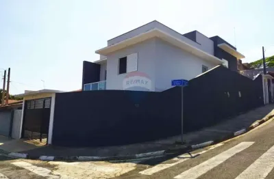 Casa para alugar em iperó: 3 quartos (sendo 1 suíte) e garagem coberta para 3 carros.