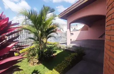 Casa térrea no Jardim  Prestes de Barros--Estuda Permuta - com 4 quartos sendo 1 suíte, edícula aos fundos com entrada privativa