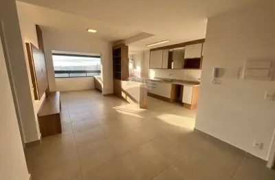 Apartamento 78 m² 2 dormitorios, sendo 1 suite todo com armarios e ar condicionado