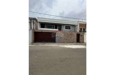 Casa com 6 quartos para alugar no Jardim Santa Rosália, Sorocaba 