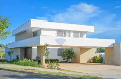 Casa Espetacular à venda no Condomínio Saint Patrick  R$ 5.550.000,00