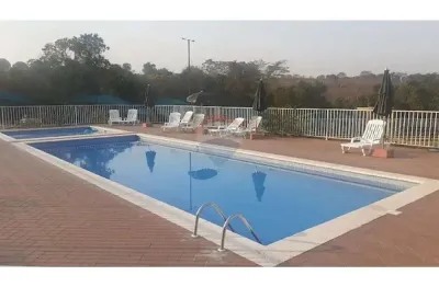 Alugo apartamento com 2 dormitórios e 1 vaga para veículo, condomínio completo