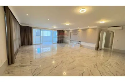 Apartamento  4 dormitorios,  vagas de garagem todo com modulados e ar condicionado