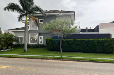 Excelente sobrado de esquina , com garagem para 4 carros, amplo jardim