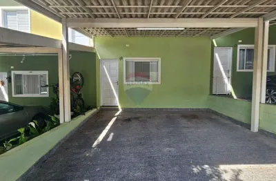 Casa em condomínio para alugar com 2 quartos, sala, cozinha e duas vagas de garagem cobertas