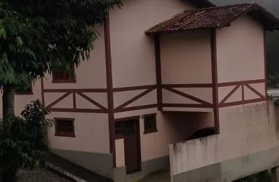 Casa em condomínio fechado com 3 quartos para alugar na Rua Rachel Rodrigues de Oliveira, Tijuca, Teresópolis